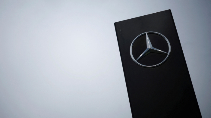 Mercedes car earnings plunge 64% in Q3