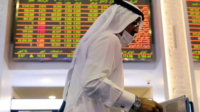 Falling oil prices drag UAE markets down