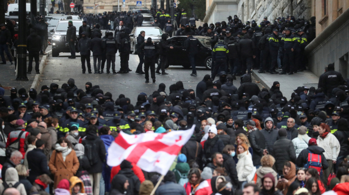 Georgian parliament opens amidst protests