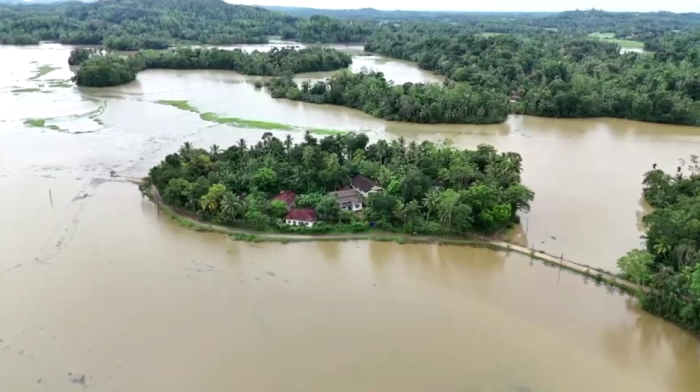 Children missing Iin Sri Lanka after damaging floods