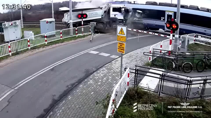 Seven Injured in Poland After Train Collides with Lorry on Level Crossing