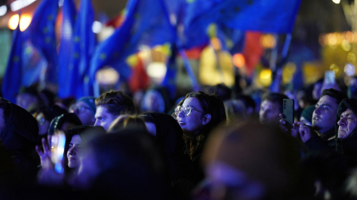 Romania's pro-European parties agree to form coalition government