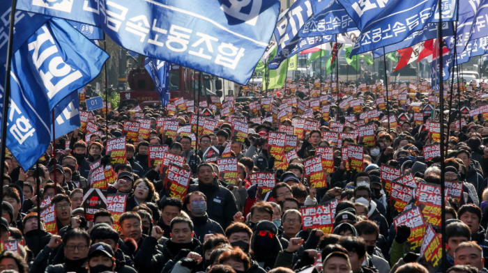 South Korean President Yoon vows to "fight to the end"