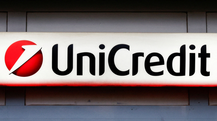 UniCredit boosts stake in Commerzbank