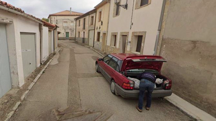 Google Street View allegedly captures a murder scene