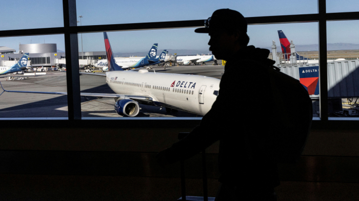 US government shutdown could cost travel sector $1 billion per week, disrupt holiday travel