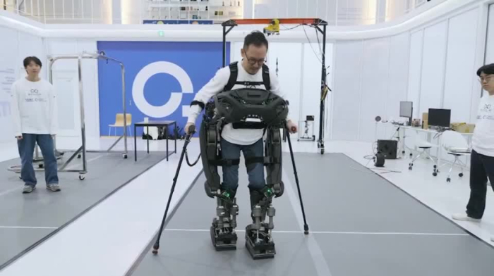 ‘Iron Man’ exoskeleton helps Paraplegics to walk built by South Korean Institution