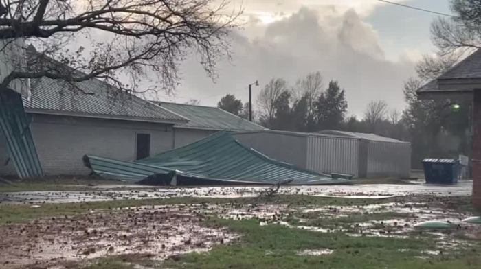 At Least Four Dead as Tornadoes Rip Through U.S.