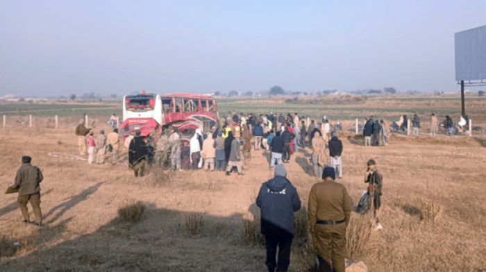 Tragic road accidents in Pakistan claim 18 lives