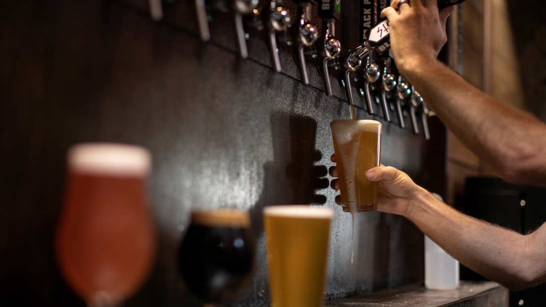 US surgeon general urges cancer warnings for alcoholic drinks