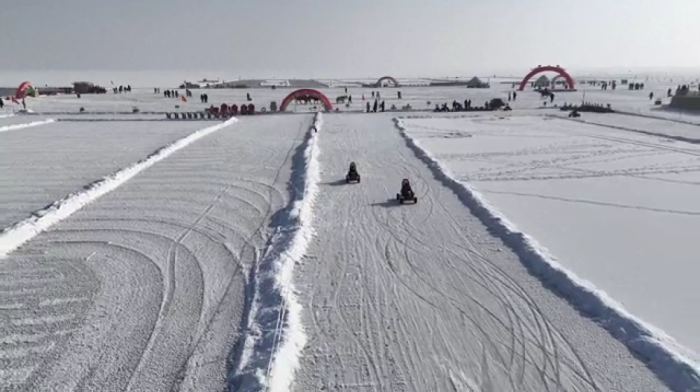 Winter Wonderland at Bosten Lake: A Peak of Ice and Snow Tourism