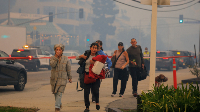 Pacific Palisades wildfire forces 30,000 to evacuate