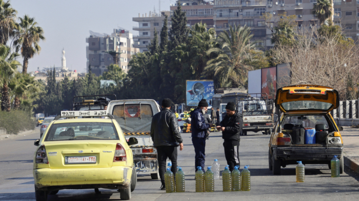 Fuel vendors thrive in Damascus after Assad’s fall