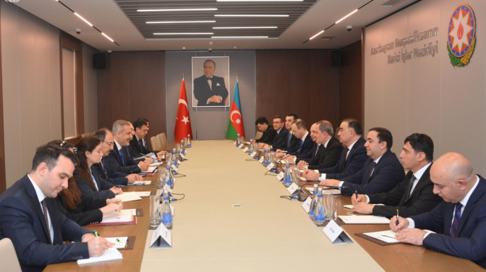 Extended meeting between Azerbaijani, Turkish FMs begins