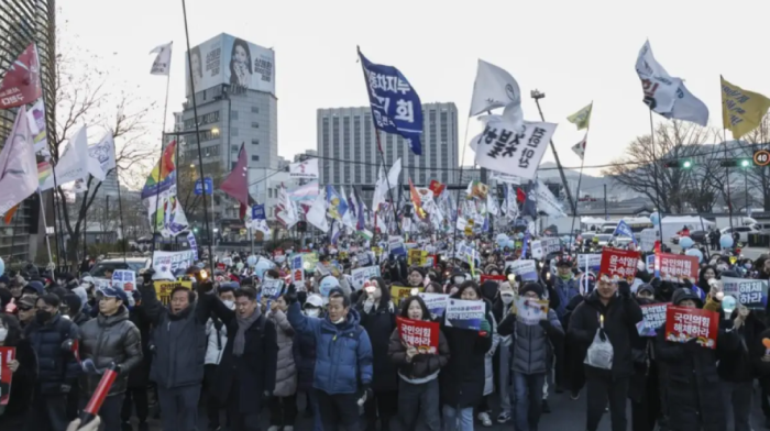 17 people were arrested during a rally in support of the South Korean president