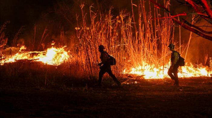 New rapidly spreading fire erupts near Los Angeles, more than 9,000 acres burned