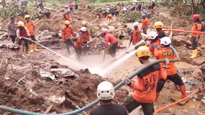 Flash floods and landslides in Java claim 25 lives, rescue efforts ongoing