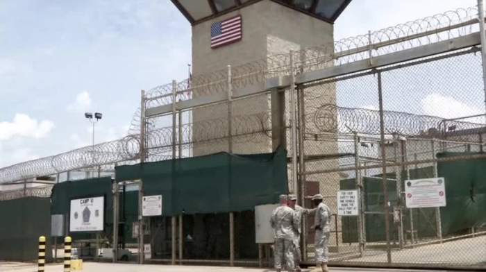 Trump's plan to detain 30,000 migrants at Guantanamo