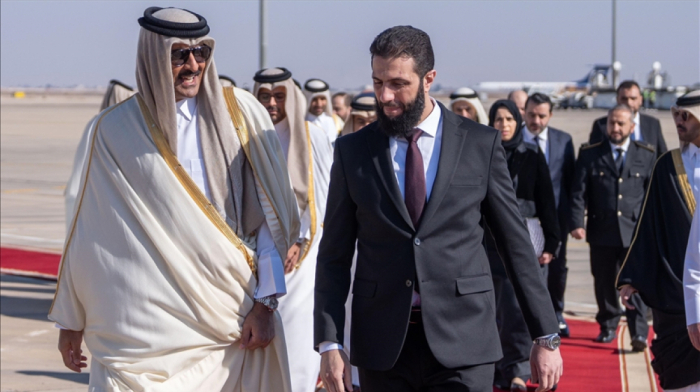 Qatari emir visits Syria, meets interim president in Damascus