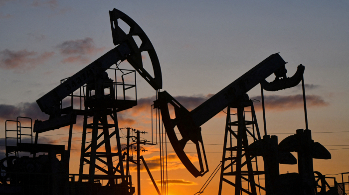 Oil rises as Iran-Israel conflict keeps floor under prices