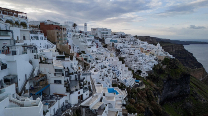 Santorini's tourism sector in trouble amid continued earthquakes