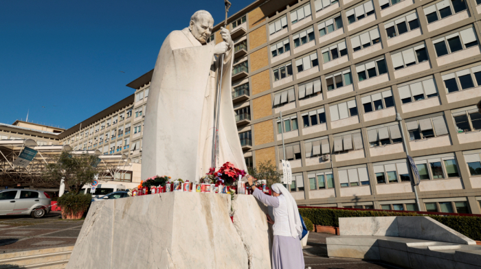 Pope Francis improving in hospital, Vatican Says