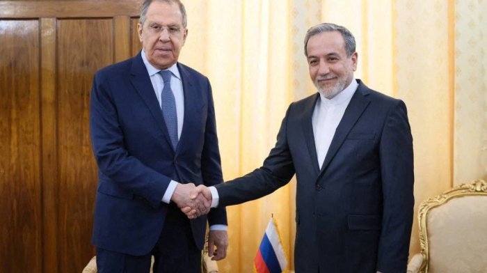 Lavrov meets Iranian Foreign Minister in his visit to Tehran