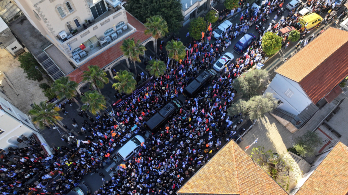 Israelis honour Bibas family in large funeral procession