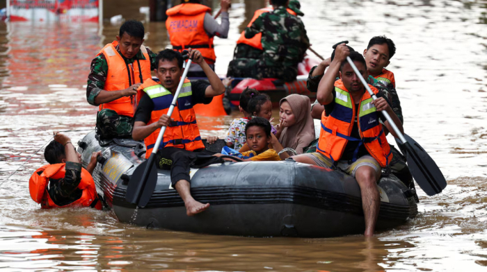 Floods in Jakarta displace thousands amid heavy rains