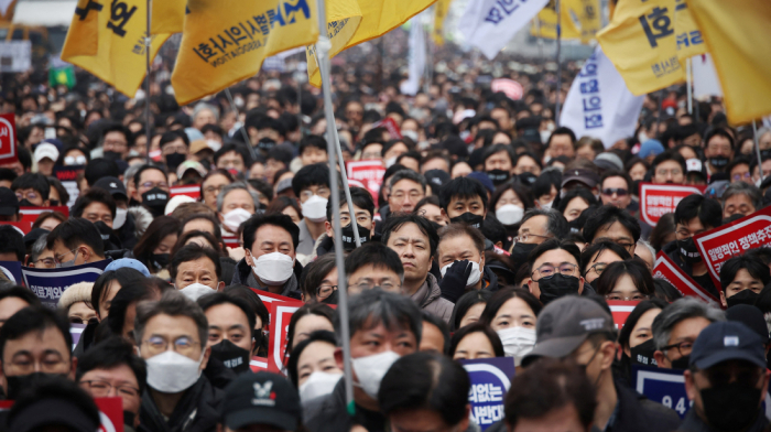 South Korea offers to freeze medical student numbers to resolve 13-month dispute