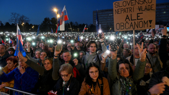 Mass Protests Erupt in Slovakia Against PM Fico’s Pro-Russian Policies