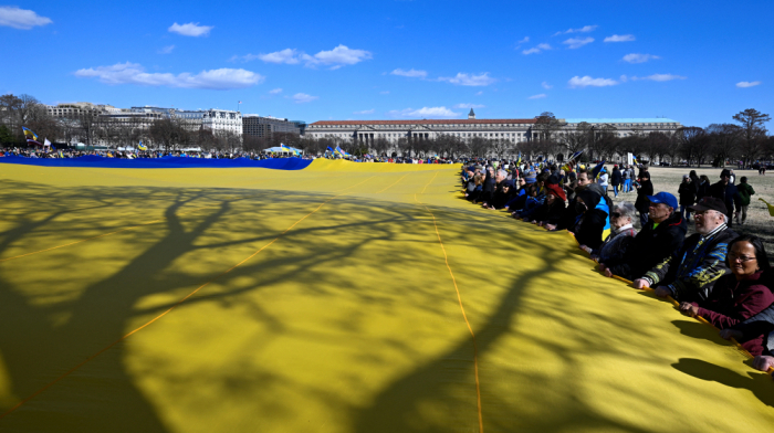 Protesters Unveil World’s Largest Ukrainian Flag Near White House