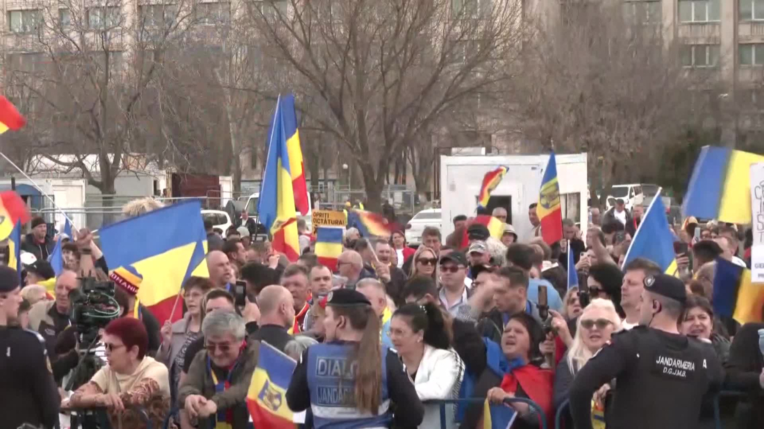 Romanian far-right politician Calin Georgescu continues protests after election ban