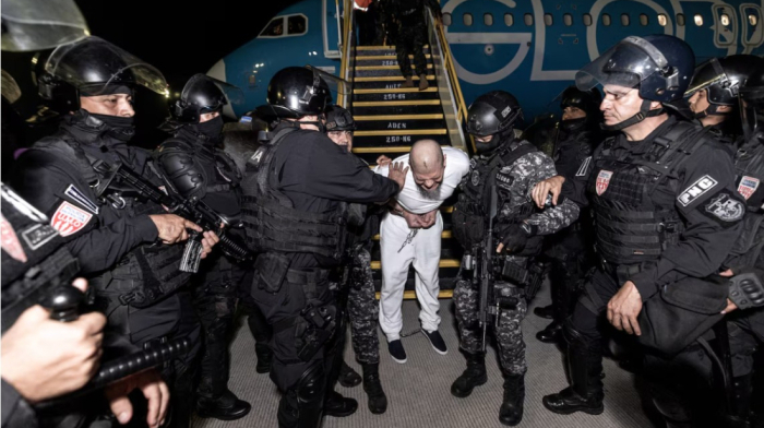 United States deport nearly 300 criminals to El Salvador