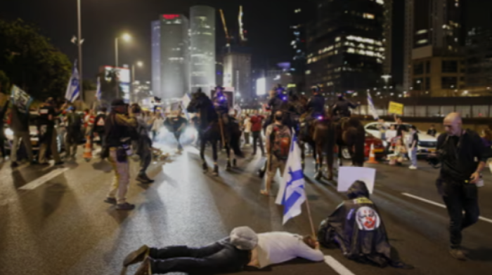 Protests outside PM Netanyahu's office calling for his removal