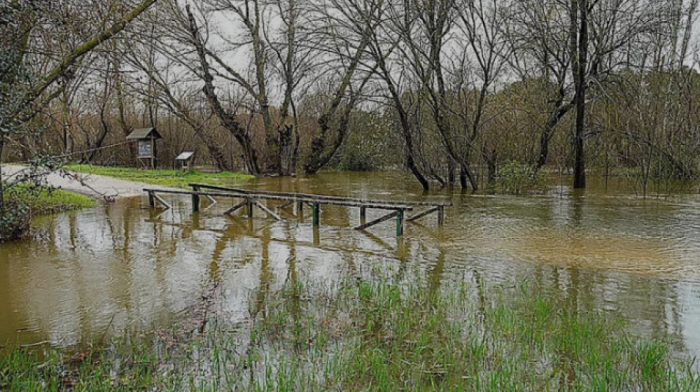 Madrid on alert, Manzanares river at risk of overflowing