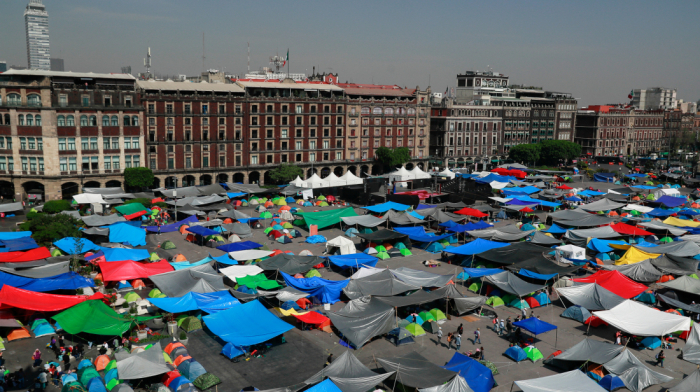 Mexican Teachers Camp Outside National Palace on Final Day of Strike