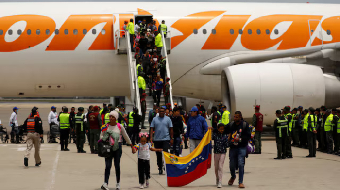 Venezuela agrees with US to resume repatriation flights amid deportation row