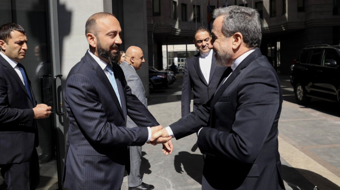 A one-on-one meeting has begun between Ararat Mirzoyan and Iran's Foreign Minister