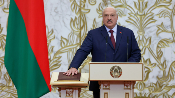 Lukashenko sworn in for new term as Belarus' president