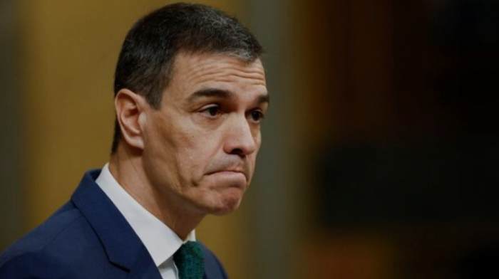 Spain's PM floats rolling over budget again due to lack of votes