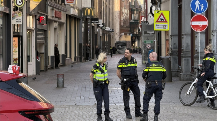 5 wounded in stabbing near Amsterdam's Dam square, suspect arrested
