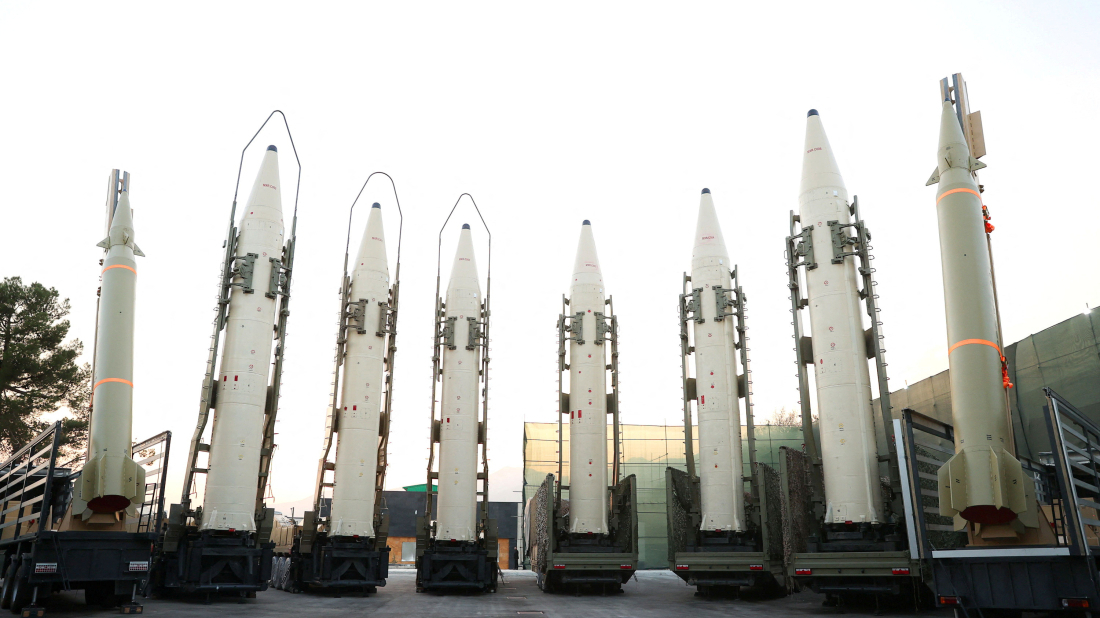 Iran prepares missiles in response to Trump's escalating threats