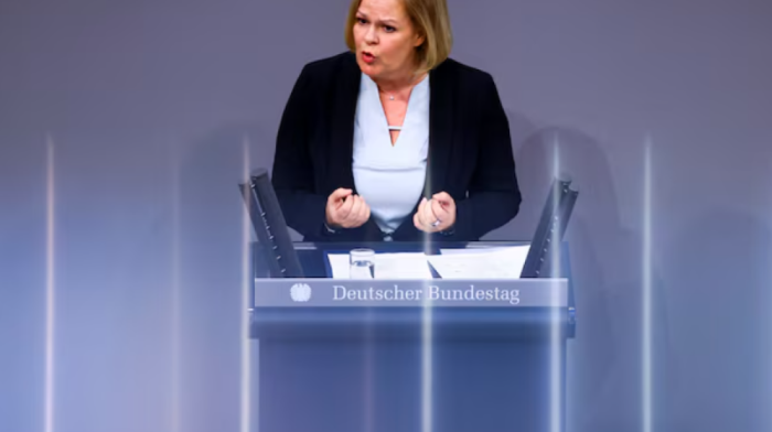 Irregular immigration curbed, Germany's outgoing government says