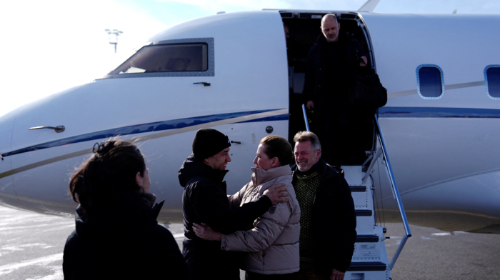 Frederiksen visits Greenland for talks with incoming government
