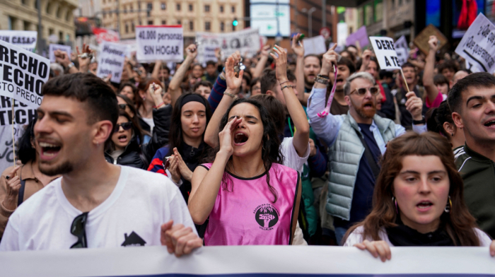 Spaniards protest housing crisis