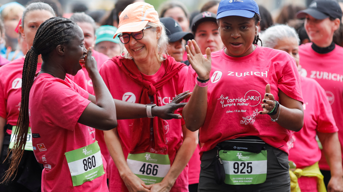 Thousands rally in Lisbon to fight breast cancer