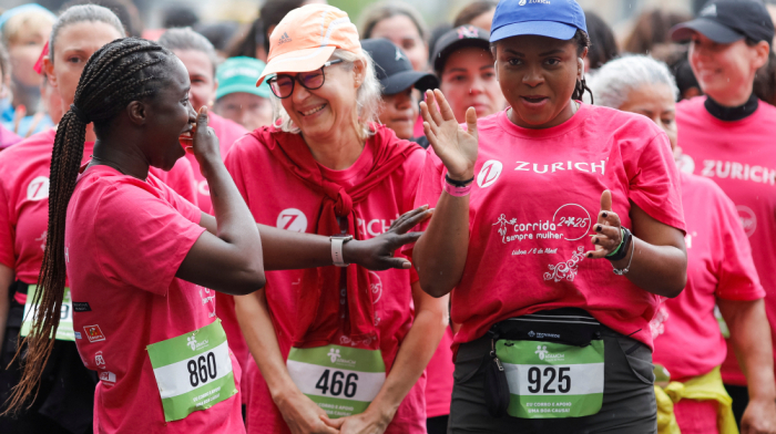 Thousands rally in Lisbon to fight breast cancer