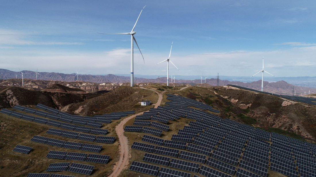 China ramps up green energy investment