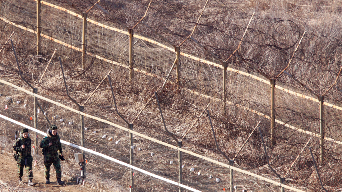 South Korea fires 'warning shots' after North Korean soldiers cross border